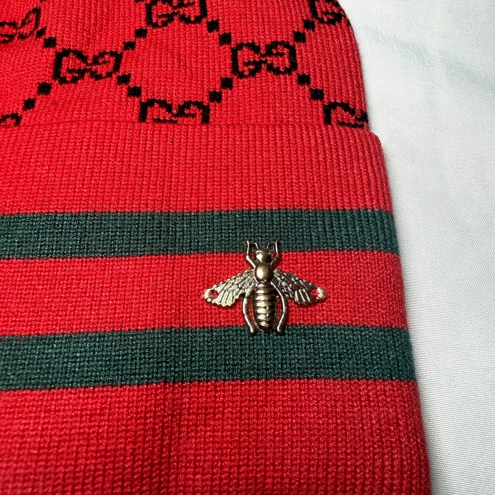 Gucci Red Knit Beanie with Pom Pom - Picture 2 of 3